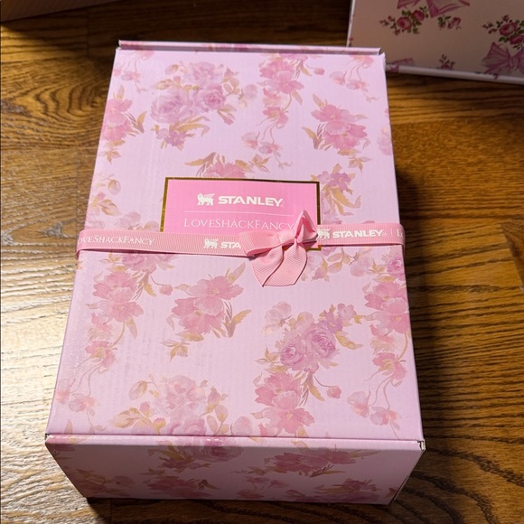 Stanley Pink Floral Bath & Body Set - Picture 2 of 6